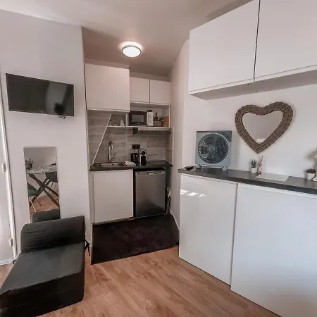 Alma - Amazing Eiffel Tower View Hotel *