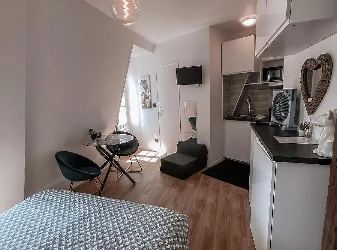 Alma - Amazing Eiffel Tower View Paris