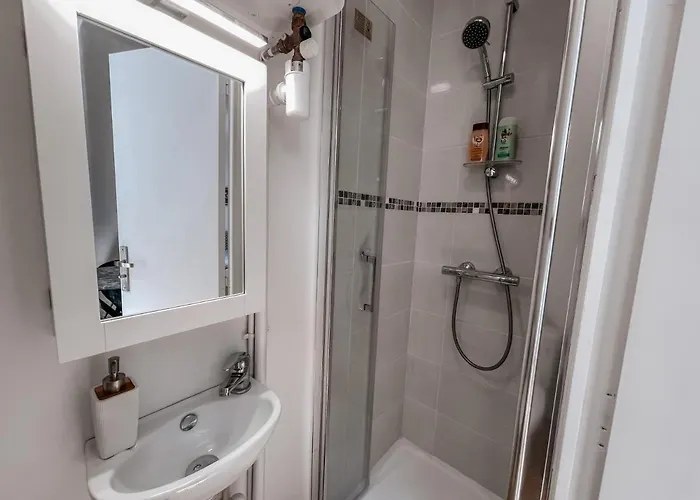 Alma - Amazing Eiffel Tower View Hotel Paris