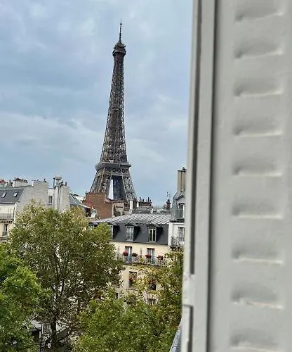 Alma - Amazing Eiffel Tower View Hotel