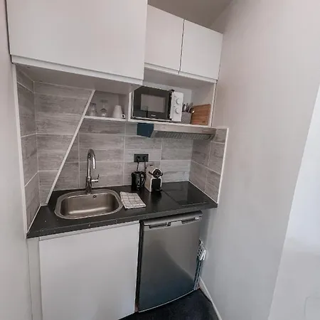 Alma - Amazing Eiffel Tower View