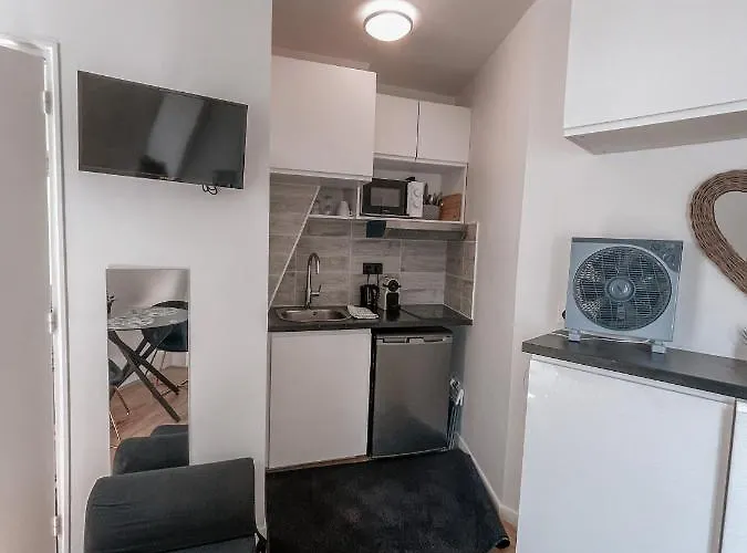 ホテル Alma - Amazing Eiffel Tower View