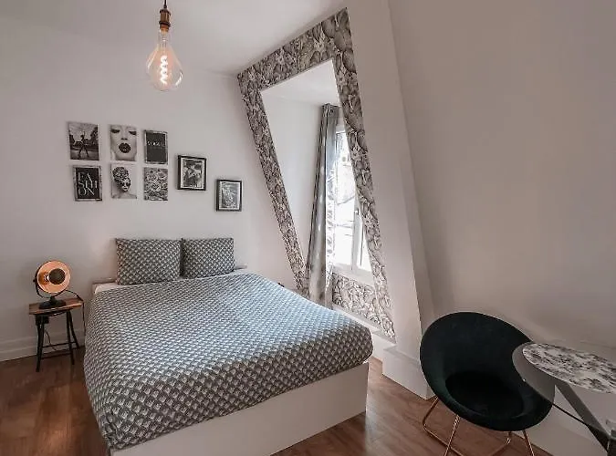 ホテル Alma - Amazing Eiffel Tower View