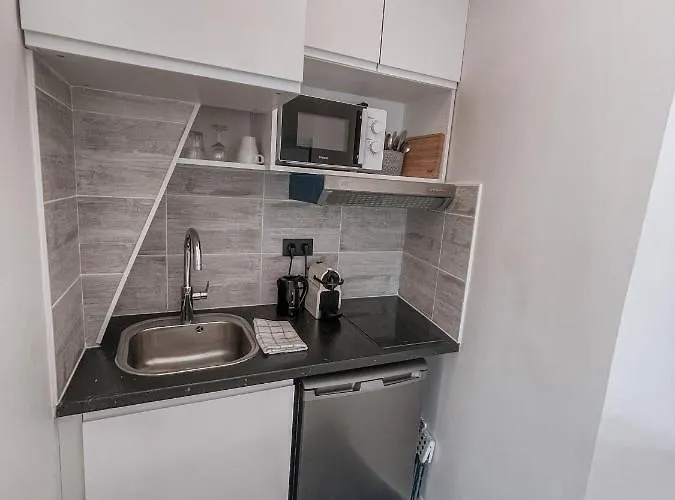 Alma - Amazing Eiffel Tower View