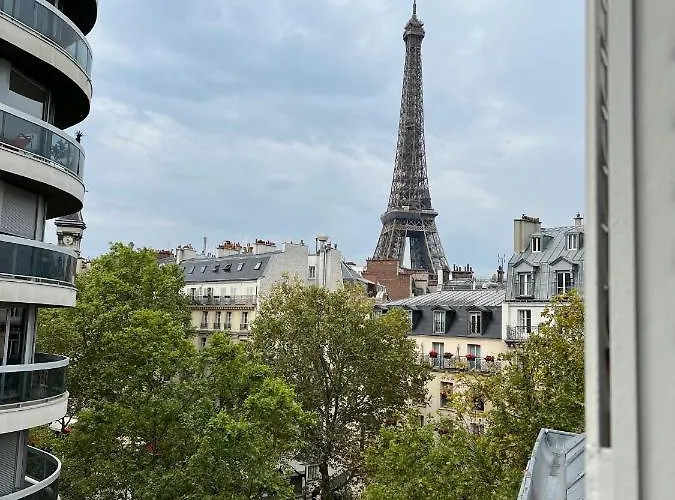 Alma - Amazing Eiffel Tower View ホテル *